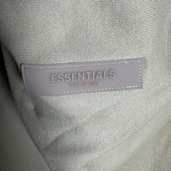 New Essentials Fear Of God Front Logo Pullover Hoodie Sage Size Small - Picture 9 of 10